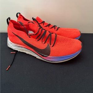 Nike Vaporfly 4% Flyknit Running Shoe	
Size M 12 / W 13.5